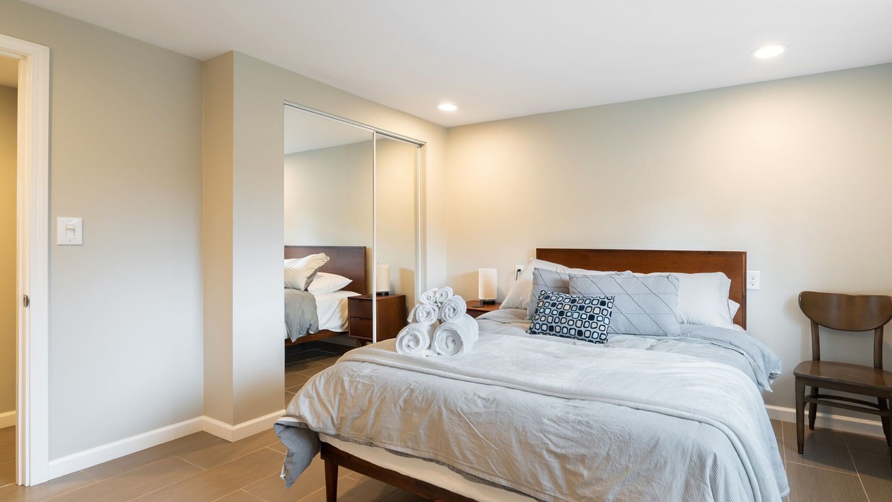 Photo of Bedroom in Shoreline