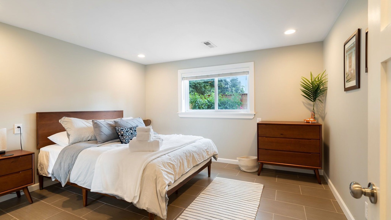 Photo of Bedroom in Shoreline