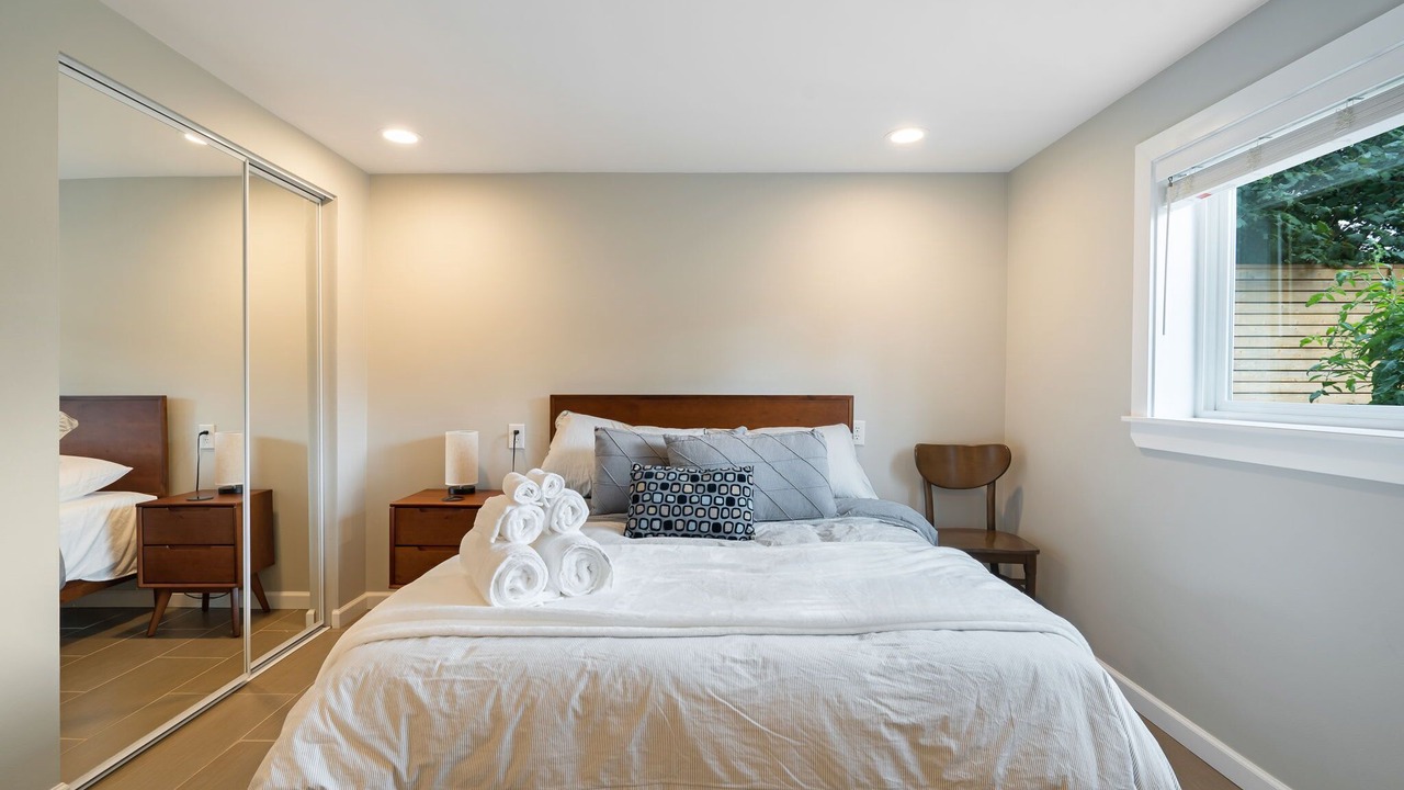 Photo of Bedroom in Shoreline