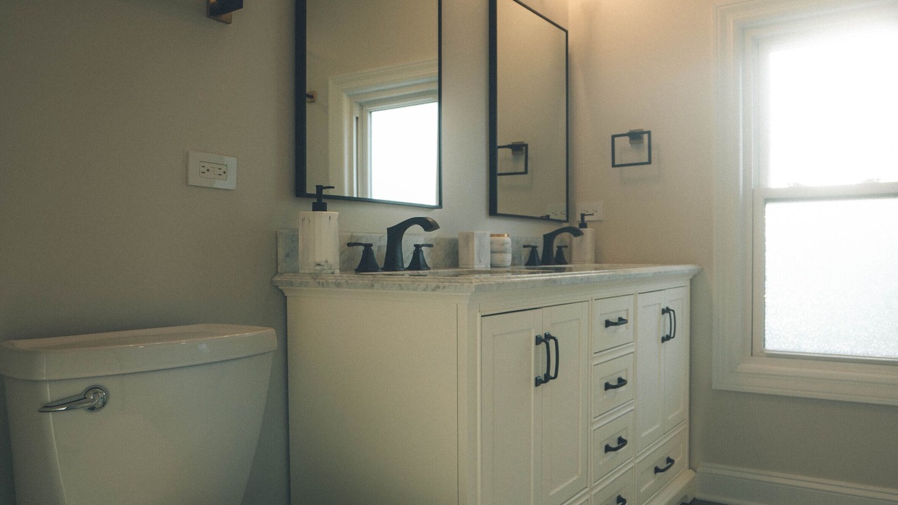 Photo of Bathroom in Elmhurst