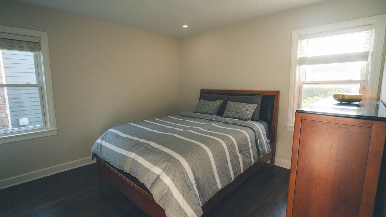 Photo of Bedroom in Elmhurst