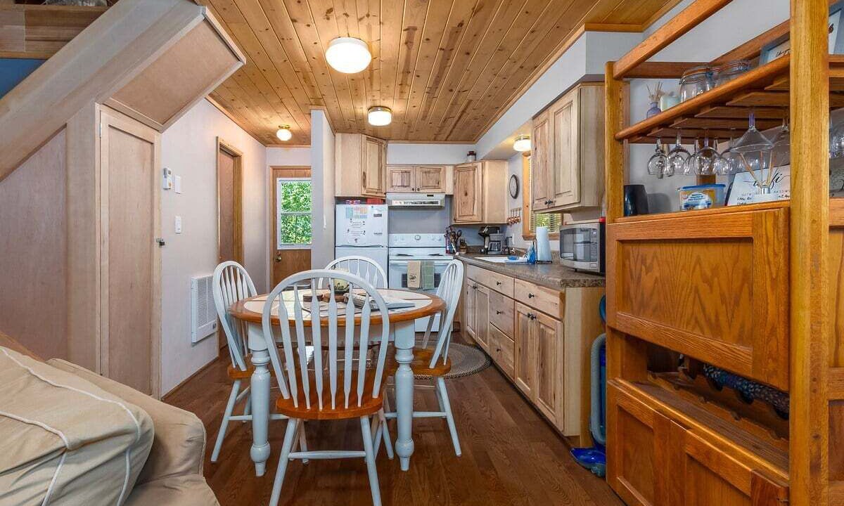 Photo of Others in Packwood