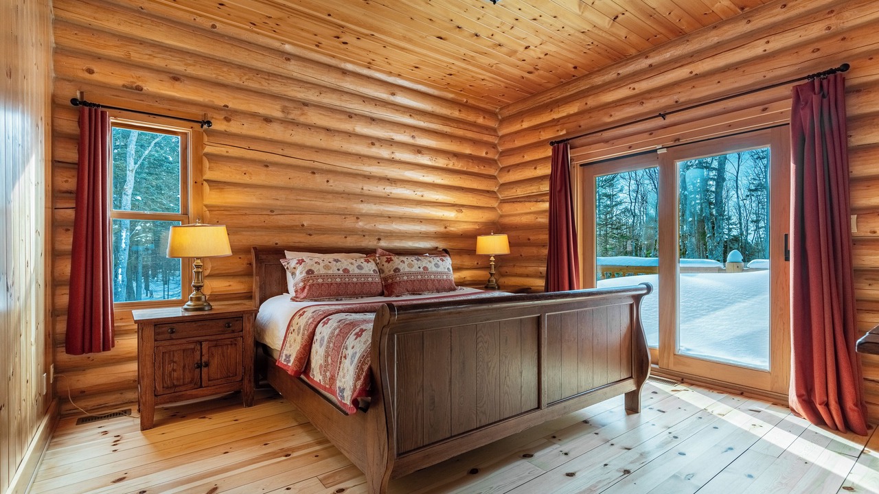 Photo of Bedroom in Fiddler Lake Resort