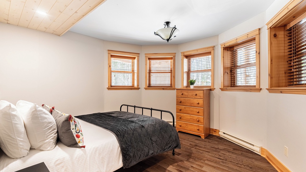 Photo of Bedroom in Fiddler Lake Resort