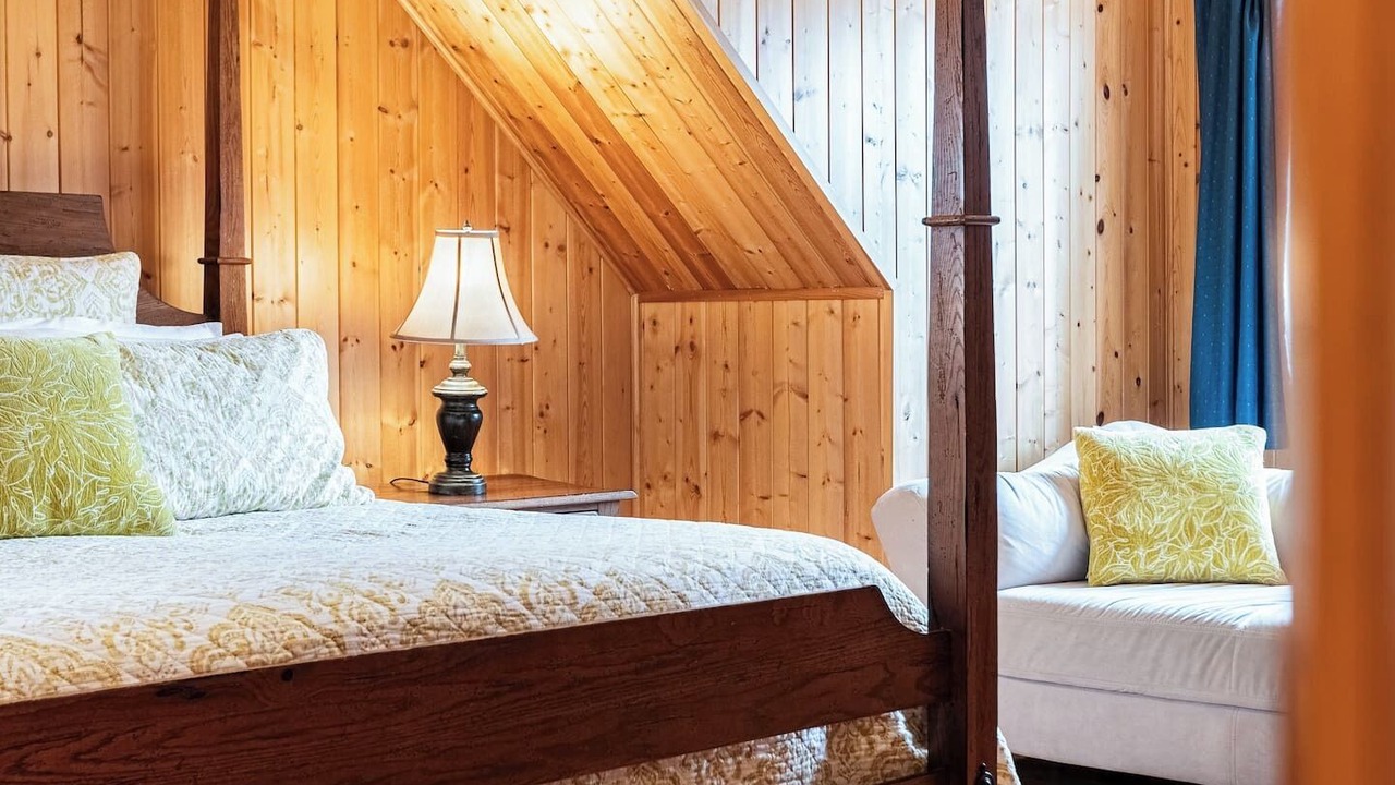 Photo of Bedroom in Fiddler Lake Resort