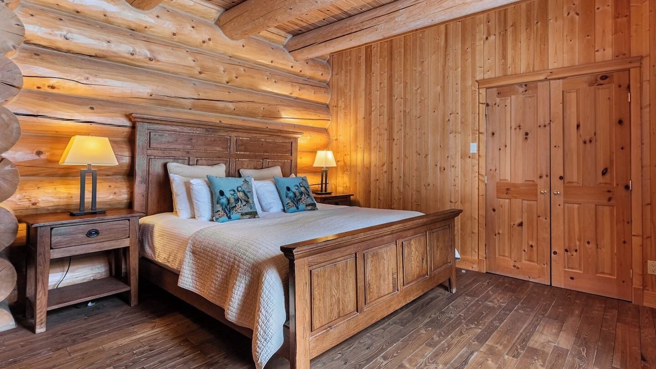 Photo of Bedroom in Fiddler Lake Resort