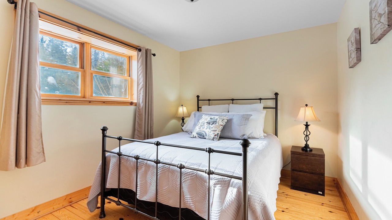 Photo of Bedroom in Fiddler Lake Resort
