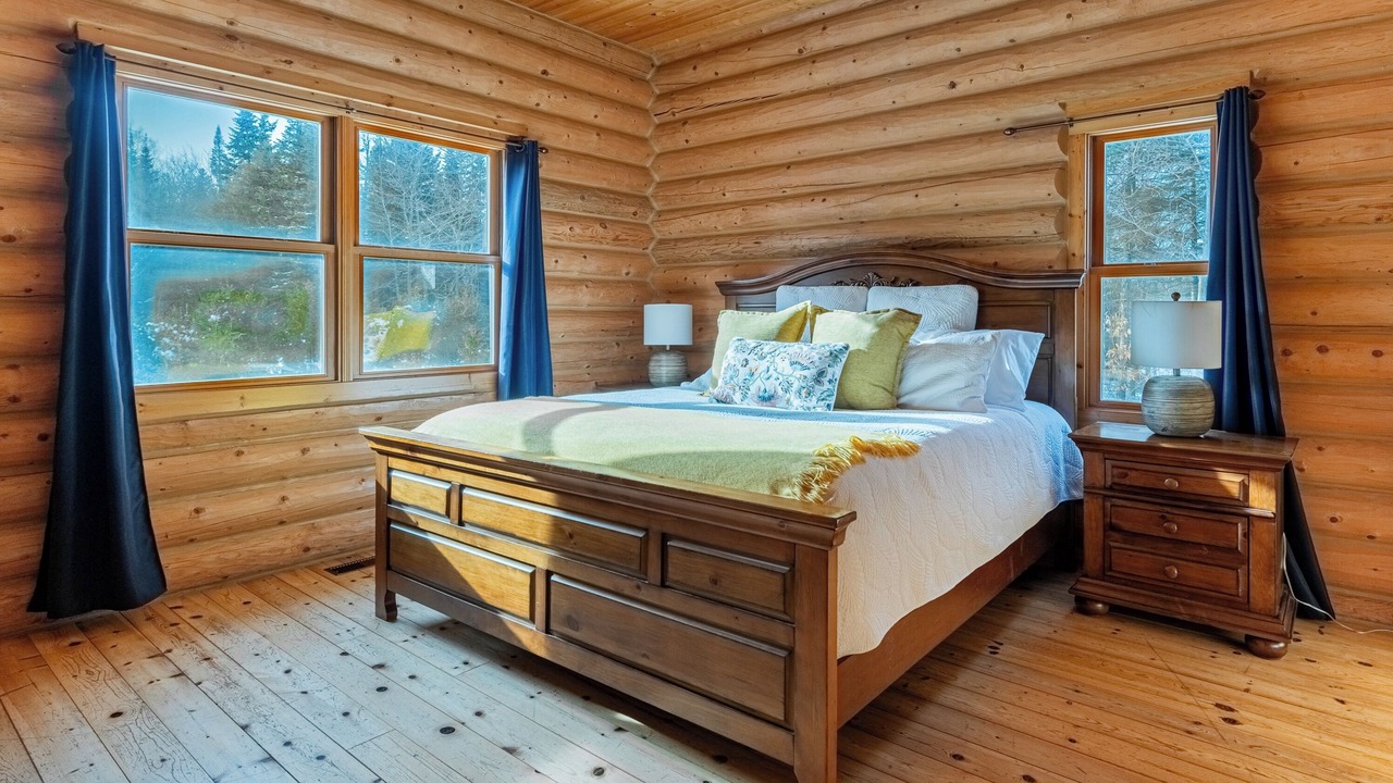 Photo of Bedroom in Fiddler Lake Resort