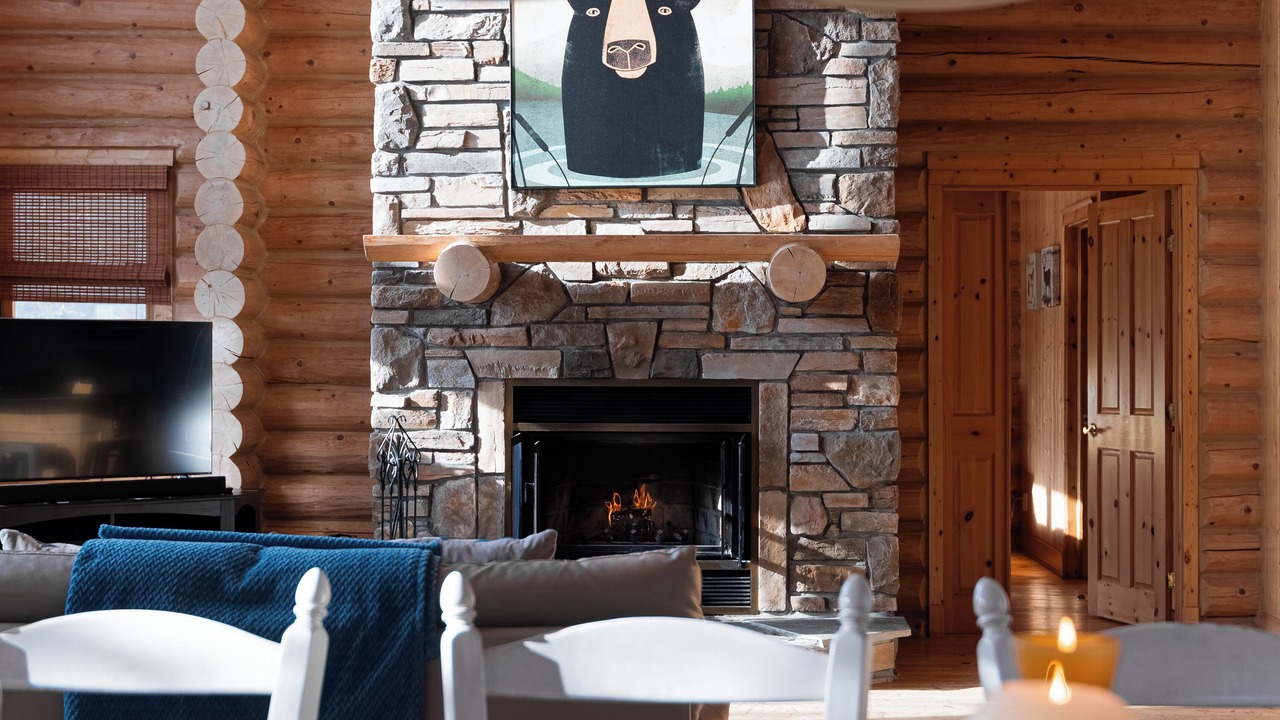 Photo of Livingroom in Fiddler Lake Resort