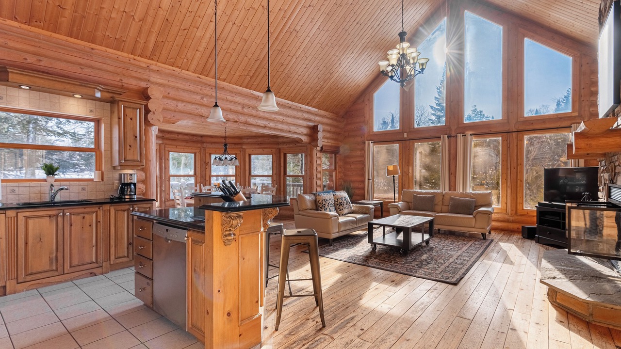 Photo of Livingroom in Fiddler Lake Resort