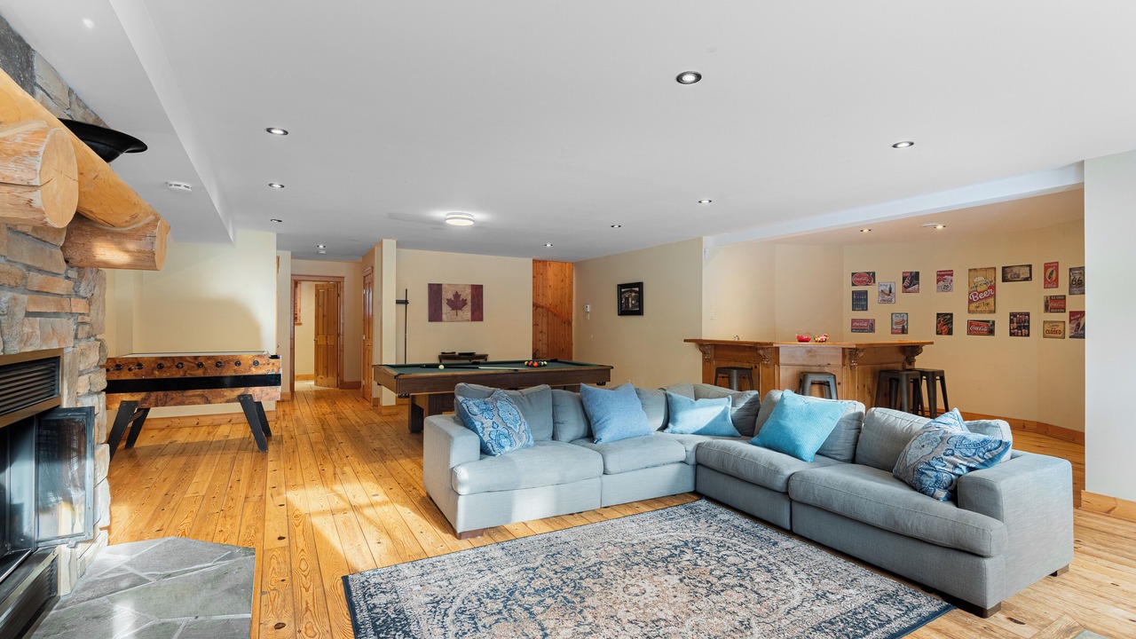 Photo of Livingroom in Fiddler Lake Resort