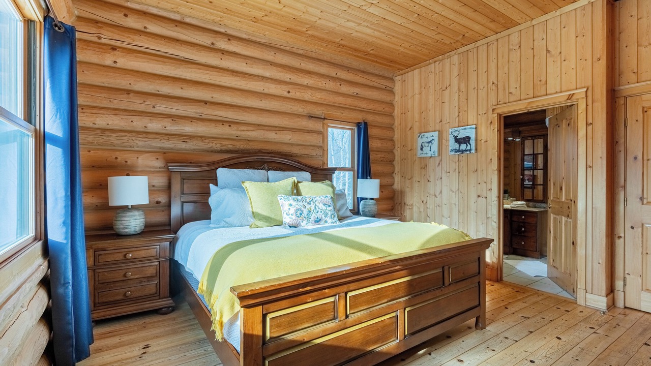Photo of Bedroom in Fiddler Lake Resort