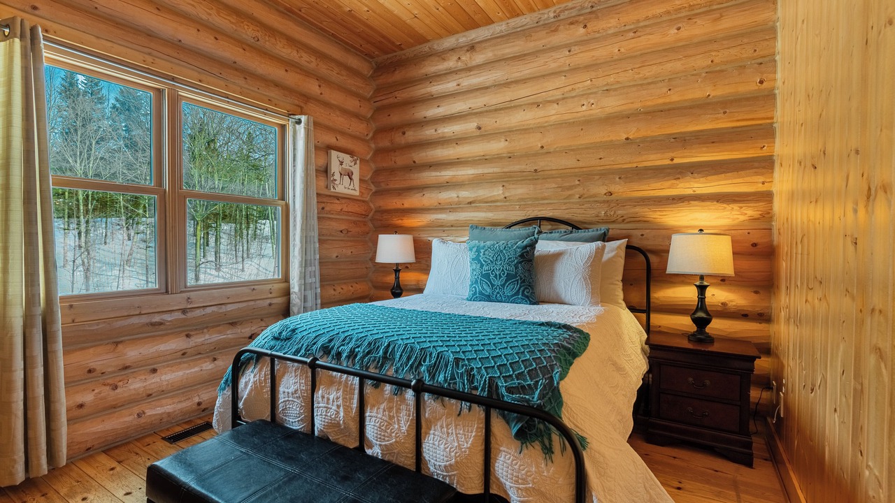 Photo of Bedroom in Fiddler Lake Resort
