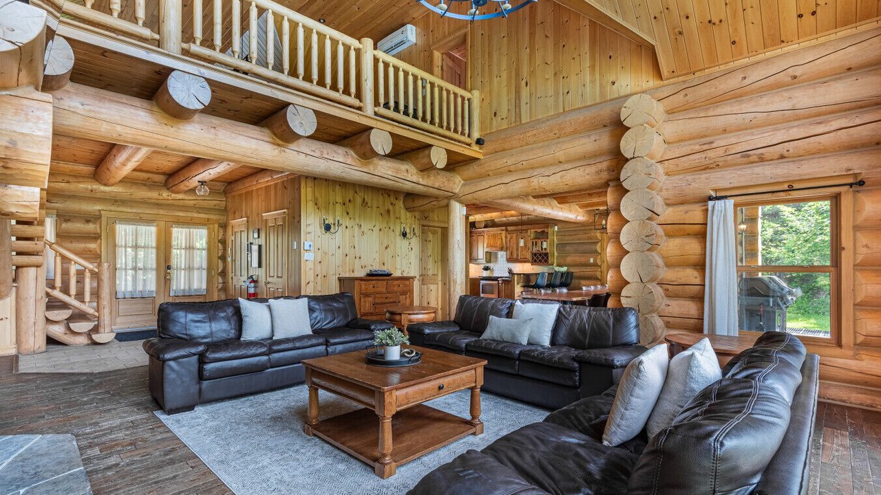 Photo of Livingroom in Fiddler Lake Resort