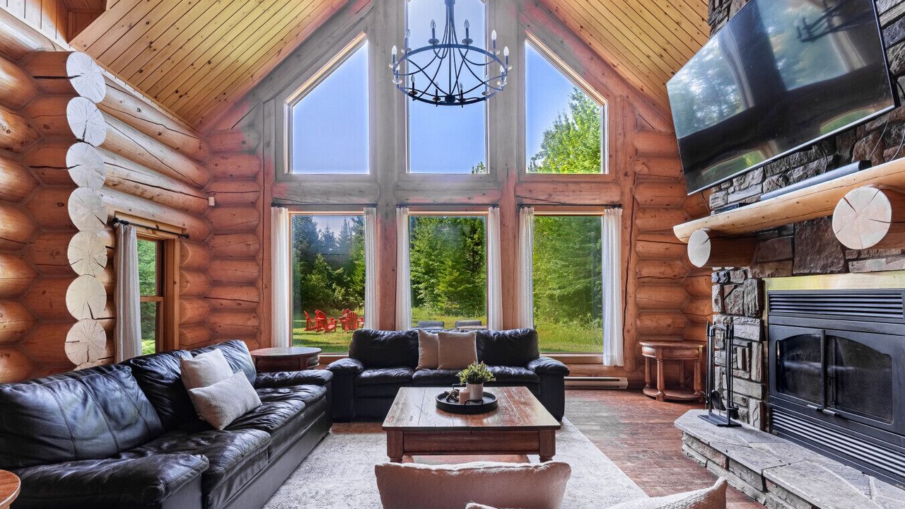 Photo of Livingroom in Fiddler Lake Resort