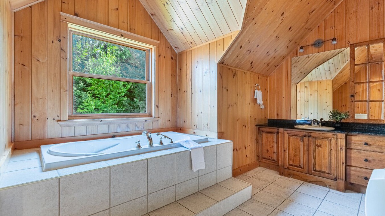 Photo of Bathroom in Fiddler Lake Resort