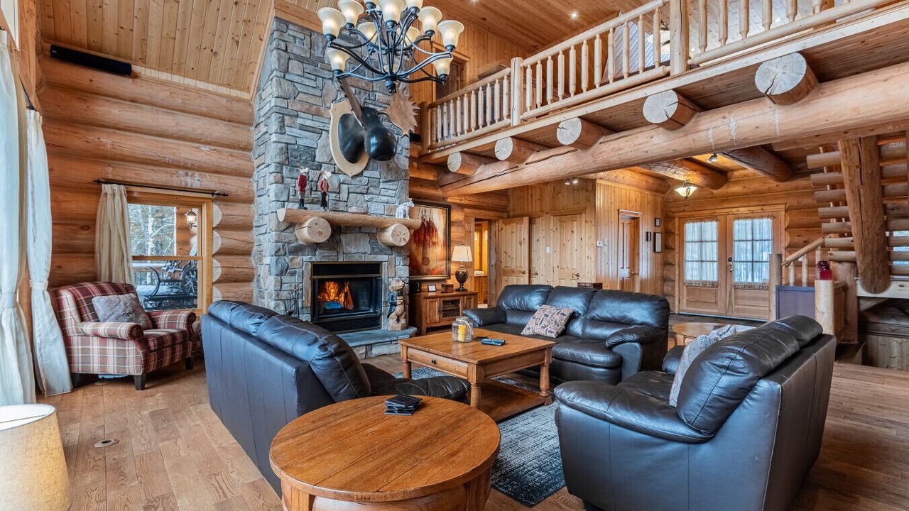Photo of Livingroom in Fiddler Lake Resort
