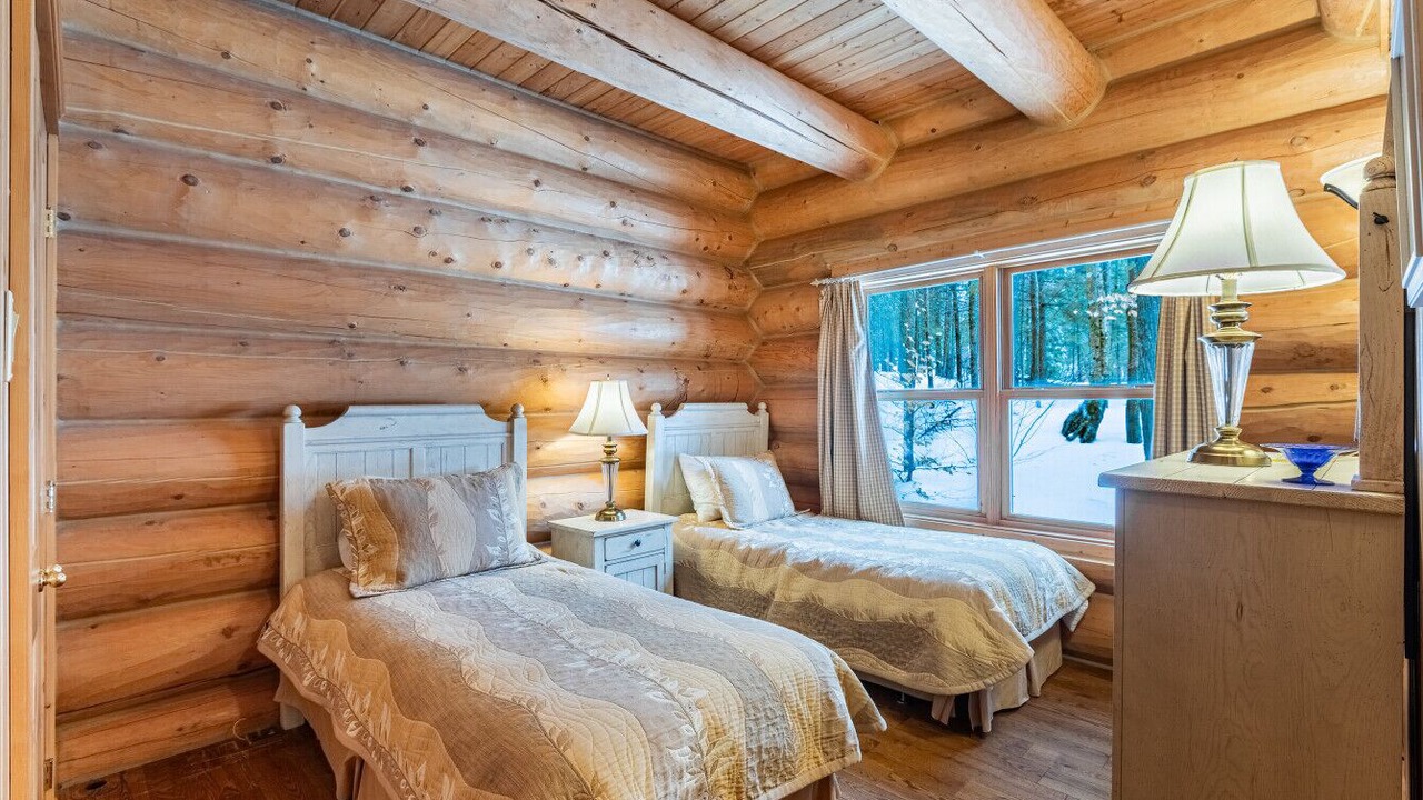 Photo of Bedroom in Fiddler Lake Resort