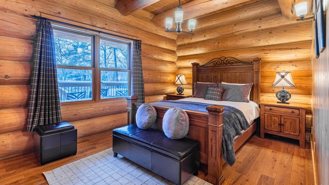 Photo of Bedroom in Fiddler Lake Resort