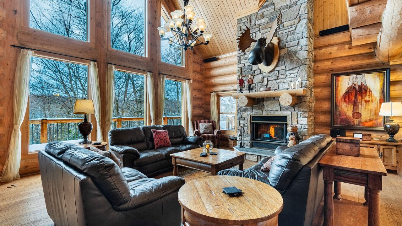Photo of Livingroom in Fiddler Lake Resort
