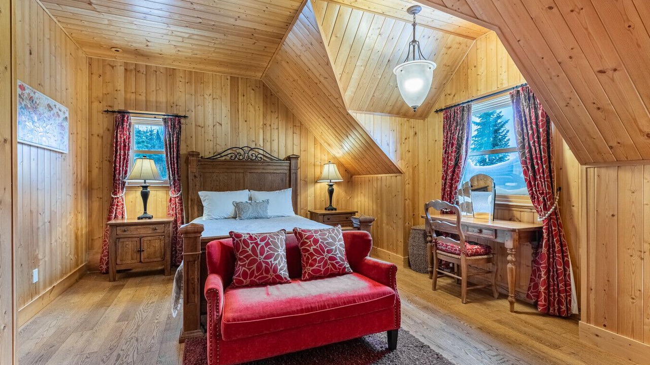 Photo of Bedroom in Fiddler Lake Resort