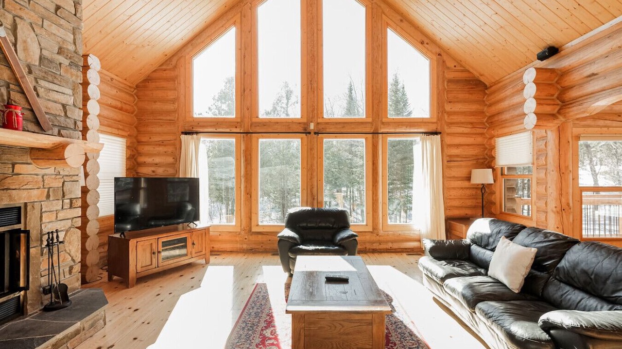Photo of Livingroom in Fiddler Lake Resort