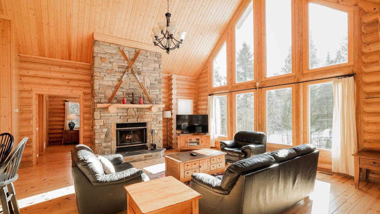 Photo of Livingroom in Fiddler Lake Resort