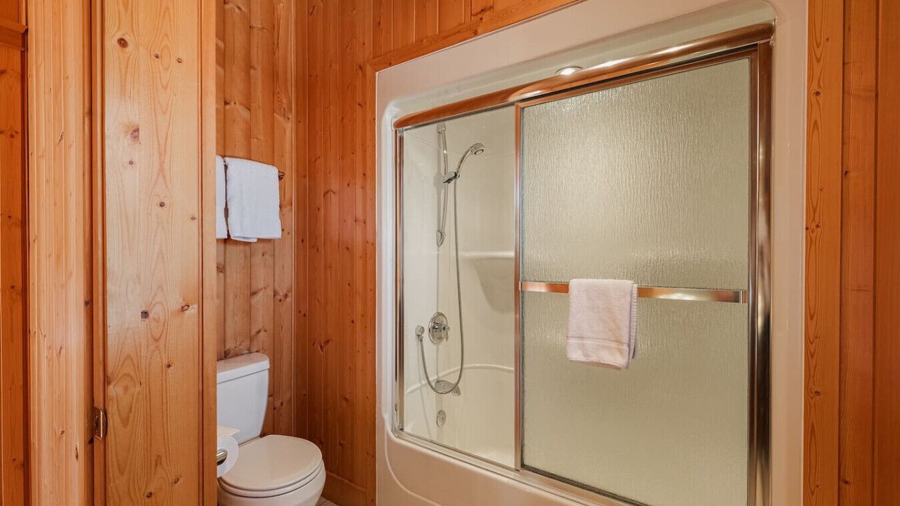 Photo of Bathroom in Fiddler Lake Resort