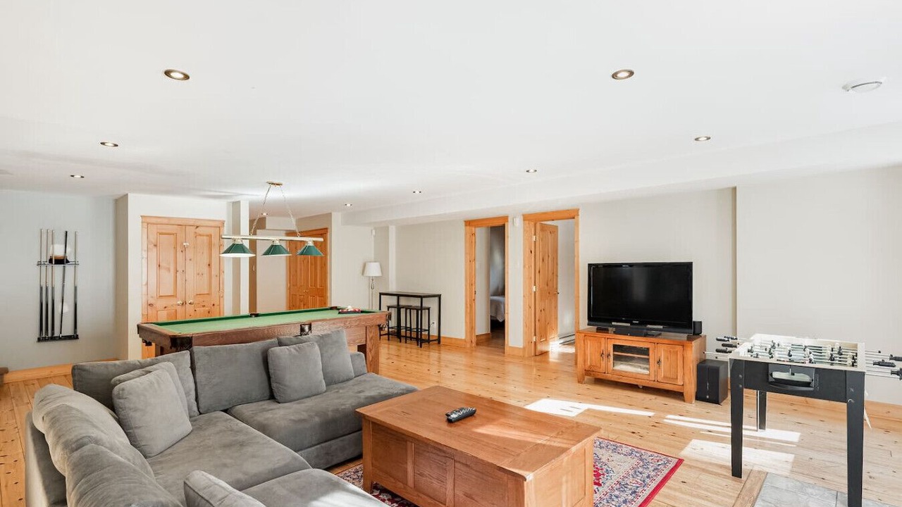 Photo of Livingroom in Fiddler Lake Resort