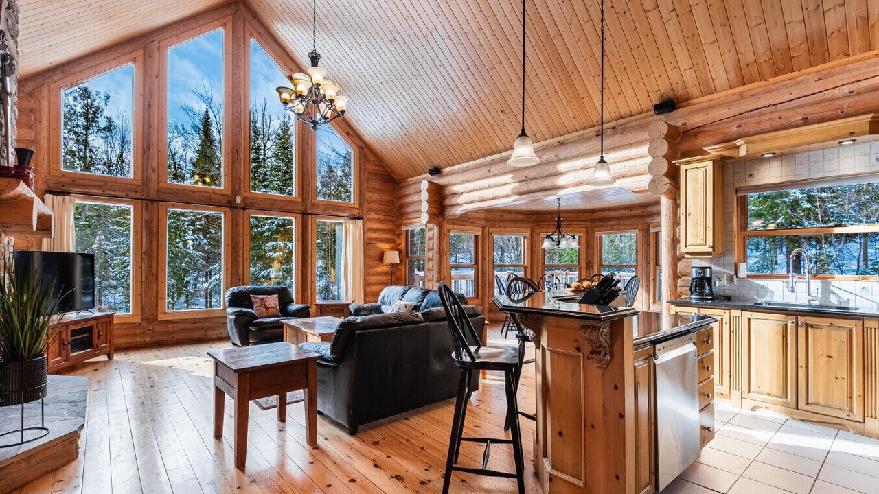 Photo of Livingroom in Fiddler Lake Resort