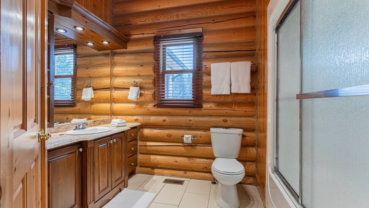 Photo of Bathroom in Fiddler Lake Resort