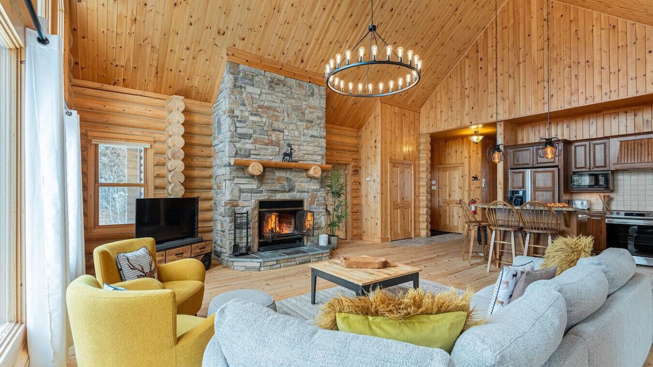 Photo of Livingroom in Fiddler Lake Resort