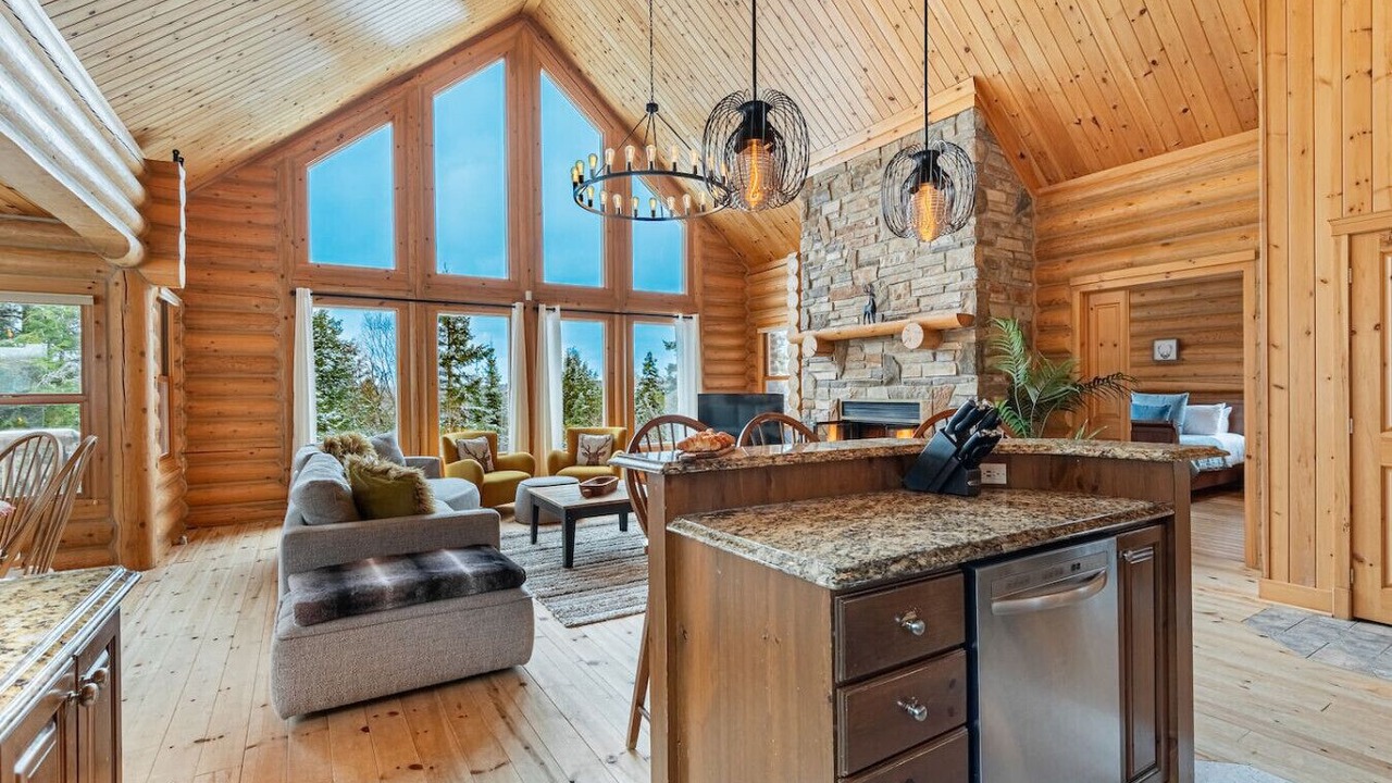 Photo of Livingroom in Fiddler Lake Resort