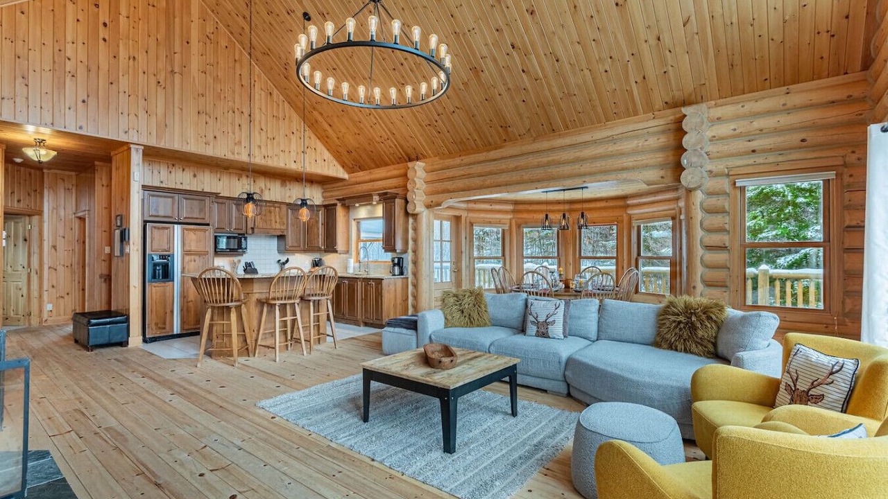 Photo of Livingroom in Fiddler Lake Resort