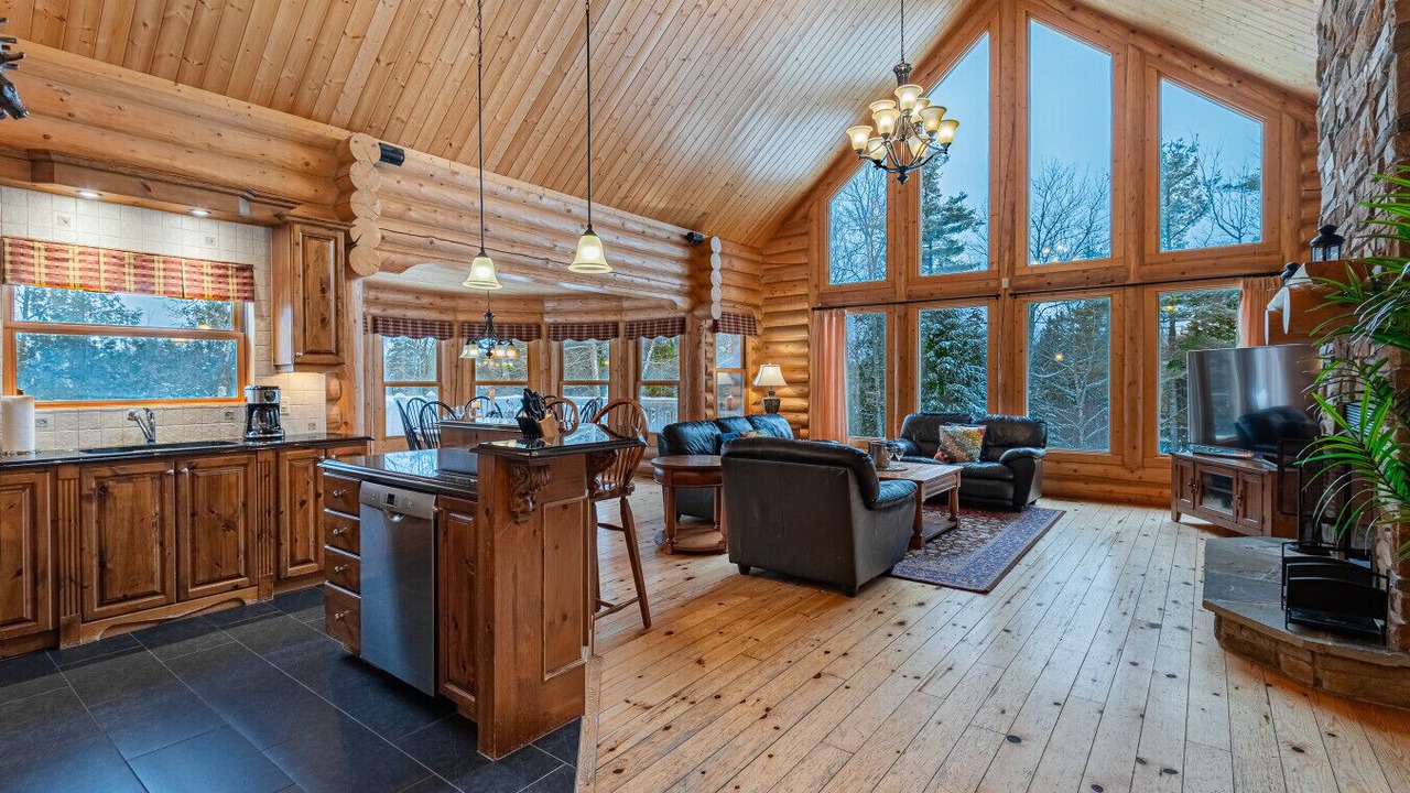 Photo of Livingroom in Fiddler Lake Resort