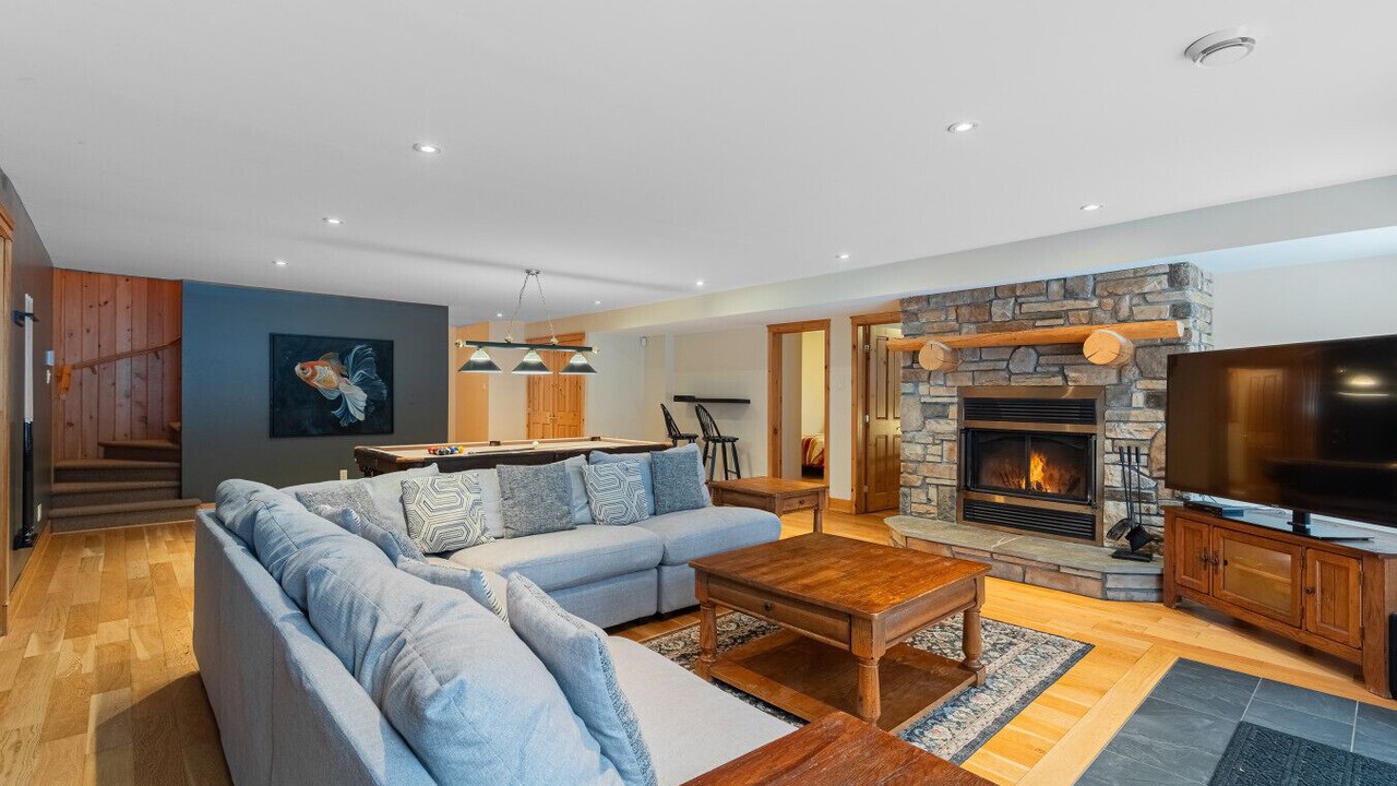 Photo of Livingroom in Fiddler Lake Resort