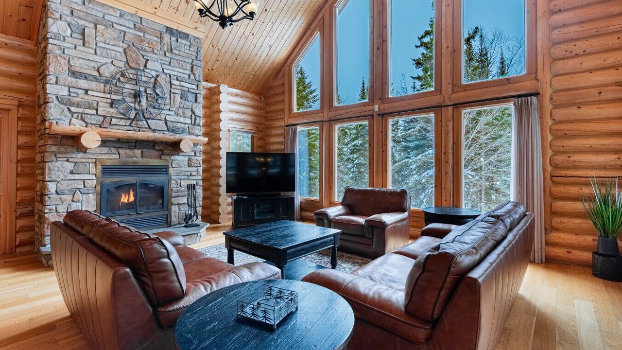 Photo of Livingroom in Fiddler Lake Resort