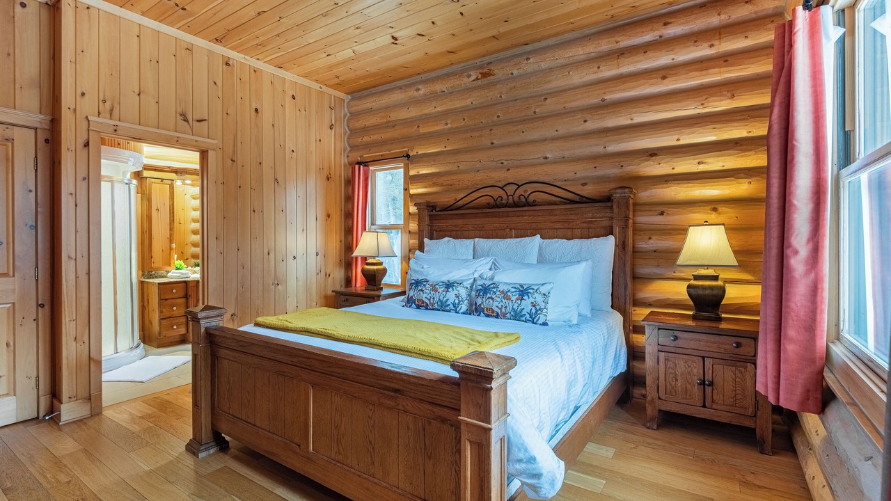 Photo of Bedroom in Fiddler Lake Resort