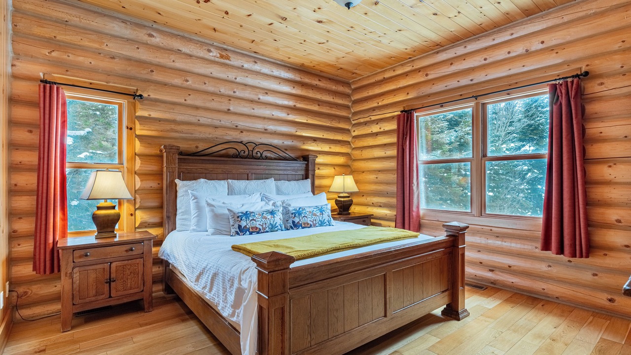Photo of Bedroom in Fiddler Lake Resort