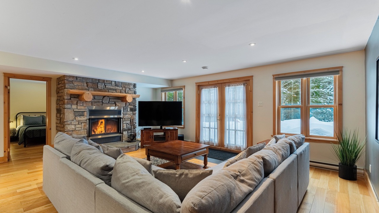 Photo of Livingroom in Fiddler Lake Resort