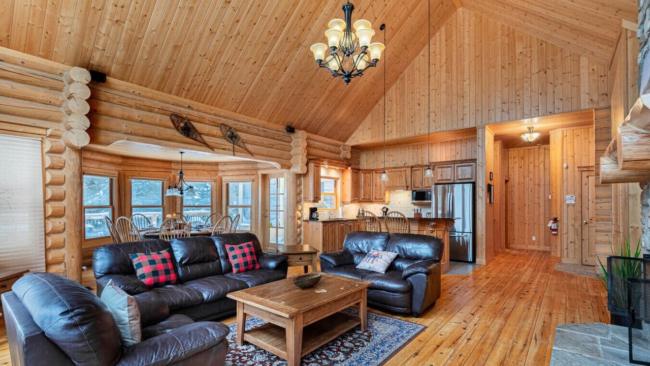 Photo of Livingroom in Fiddler Lake Resort
