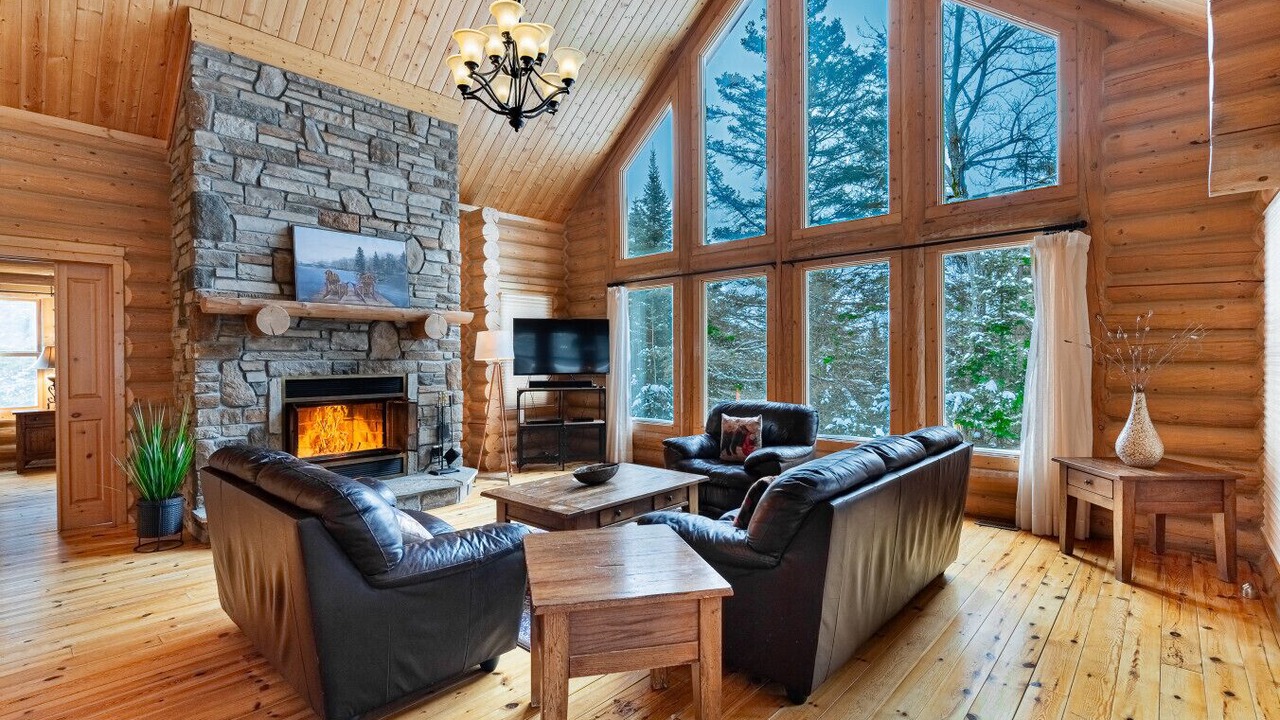 Photo of Livingroom in Fiddler Lake Resort