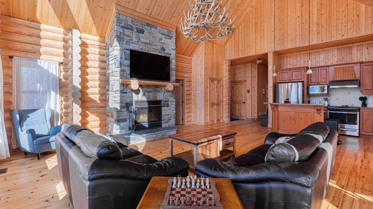 Photo of Livingroom in Fiddler Lake Resort