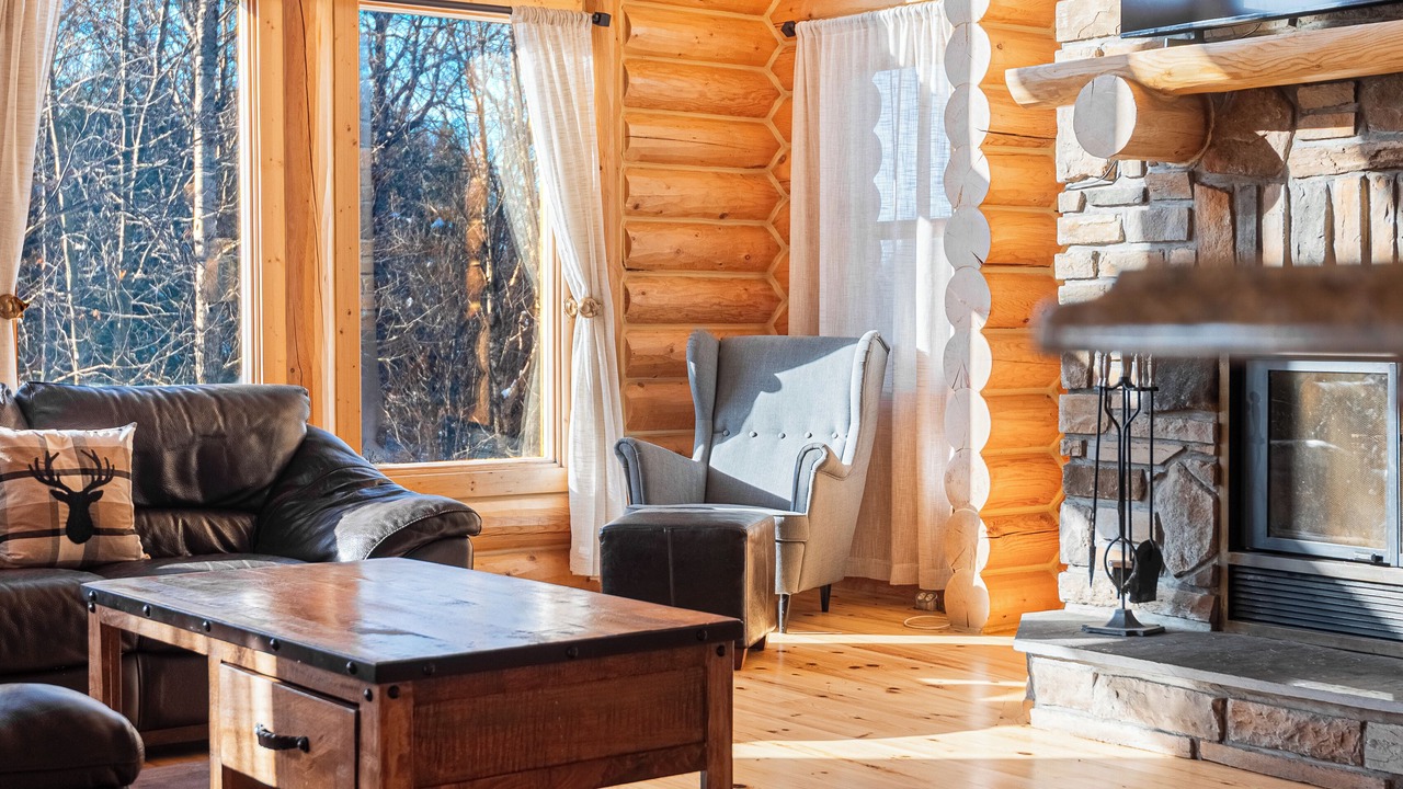 Photo of Livingroom in Fiddler Lake Resort