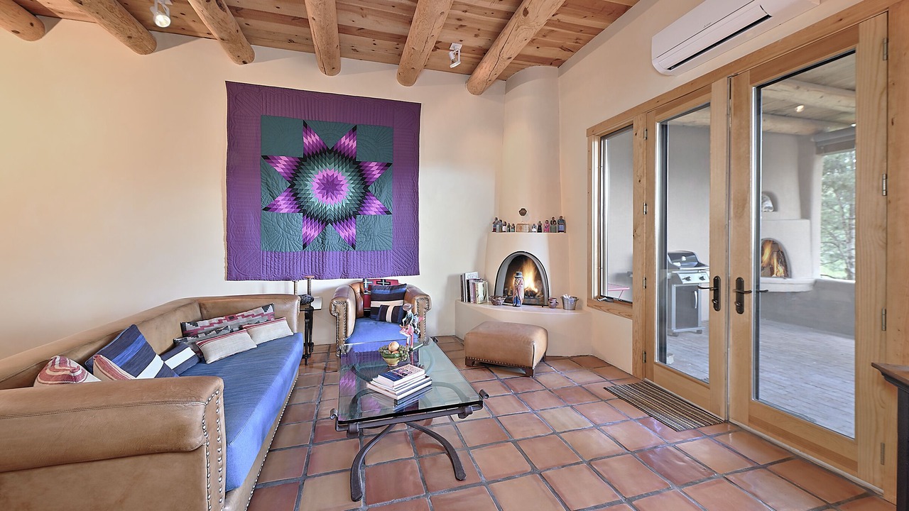 Photo of Livingroom in Historic Eastside