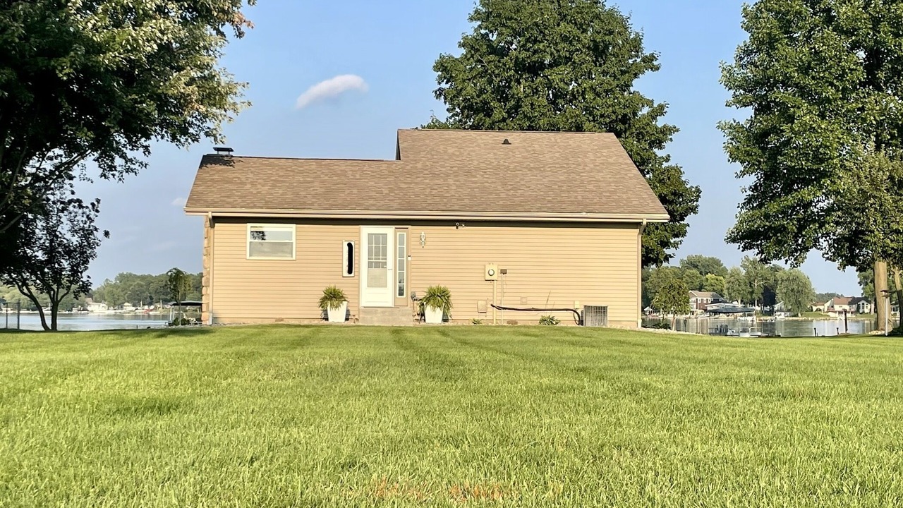 Photo of Outdoor in White Pigeon