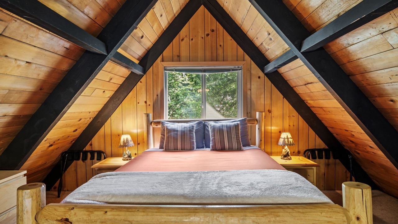 Photo of Bedroom in Skykomish