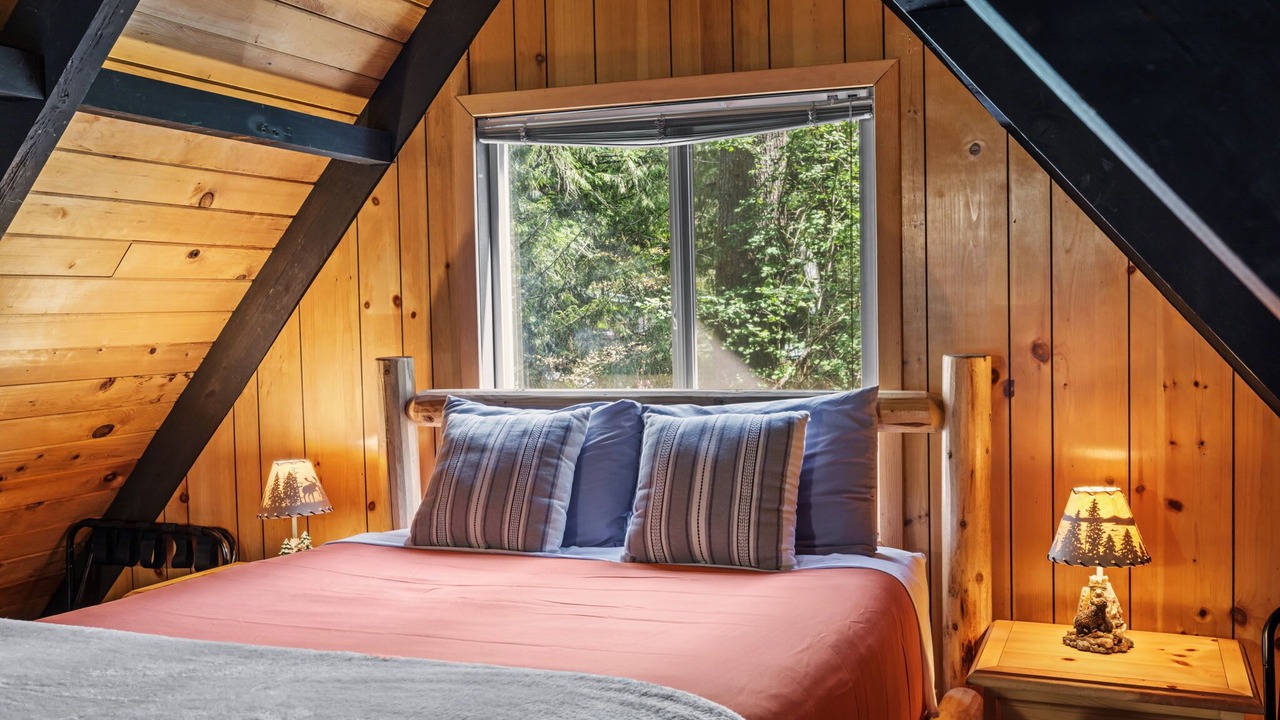 Photo of Bedroom in Skykomish