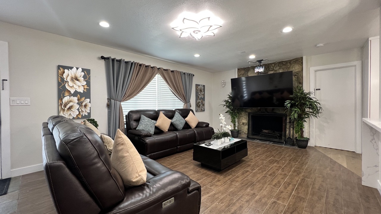 Photo of Livingroom in Cherry Valley