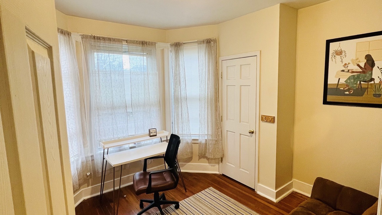 Photo of Livingroom in Albany